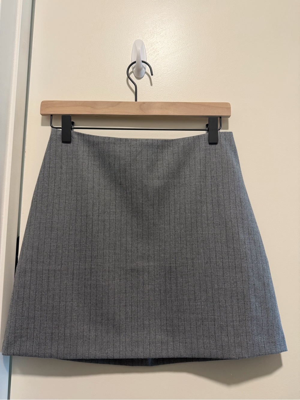 Aritzia Gray Pinstripe A-Line Skirt